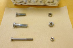 File:Bolts and nuts 5.JPG