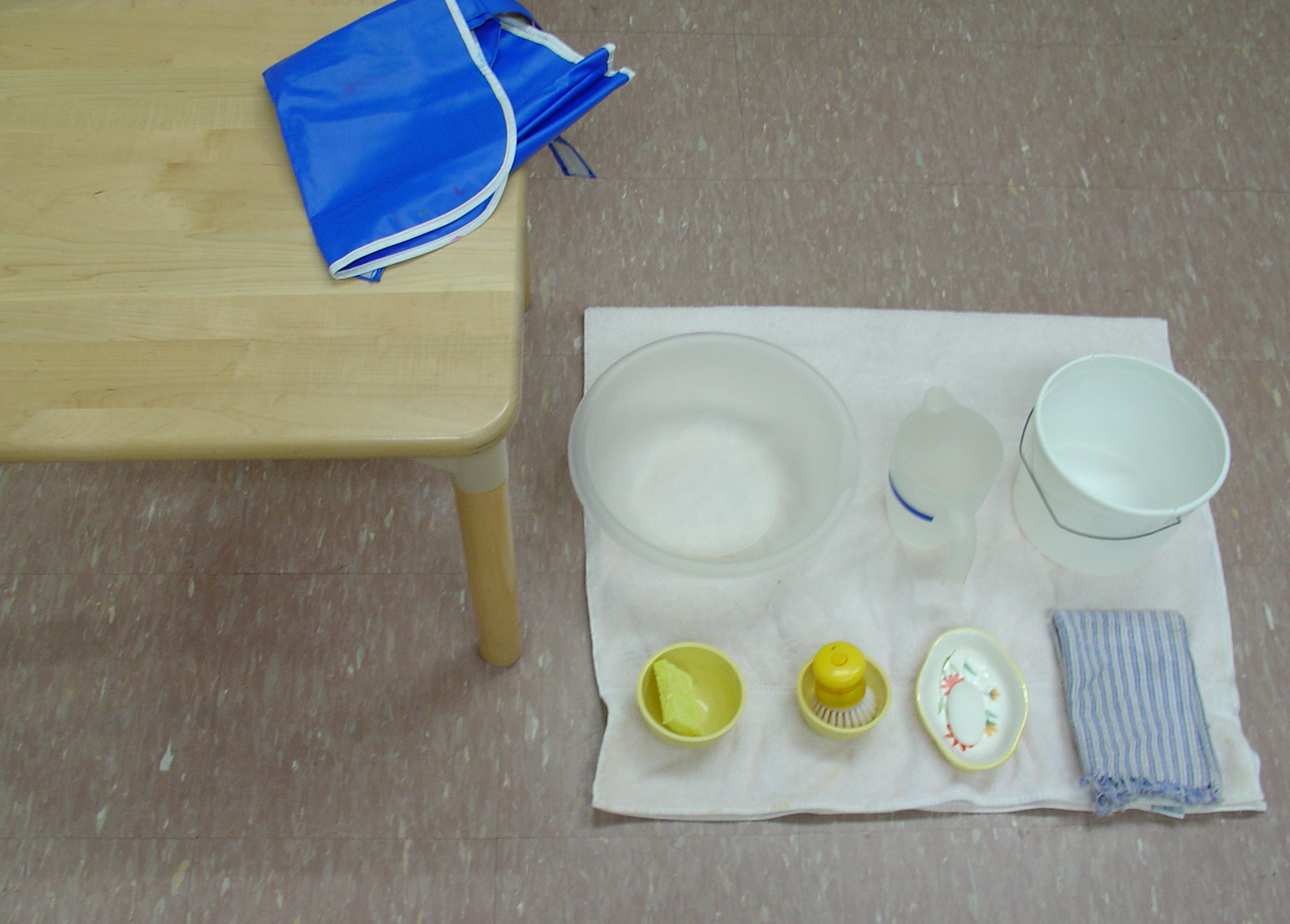 FileTable Washing 1.JPG Montessori Album